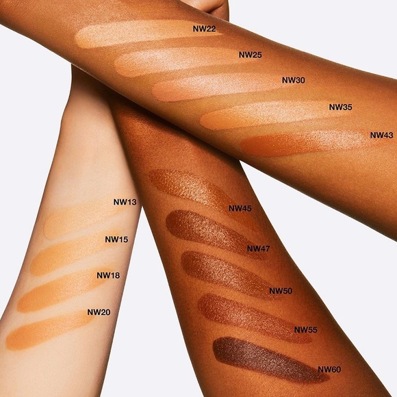 MAC COSMETICS- Studio Sculpt SPF15 Foundation {NW43} - Picture 3 of 13